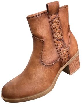 Baretraps Covina Block Heel Bootie brush brown faux leather size 5.5  NWT